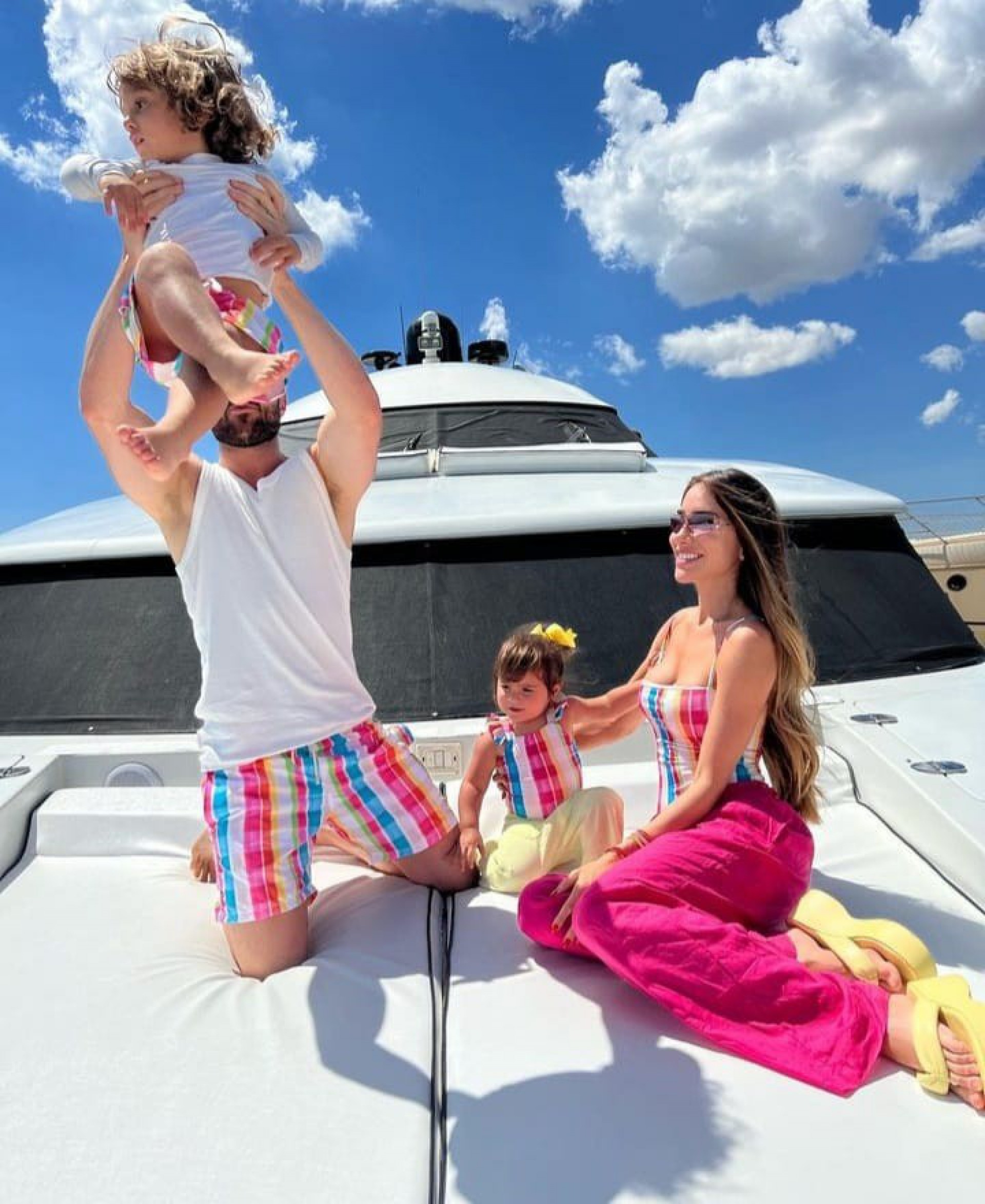 Alok e Romana Novais com os filhos Ravi e Raika  - Reprodução/Instagram 