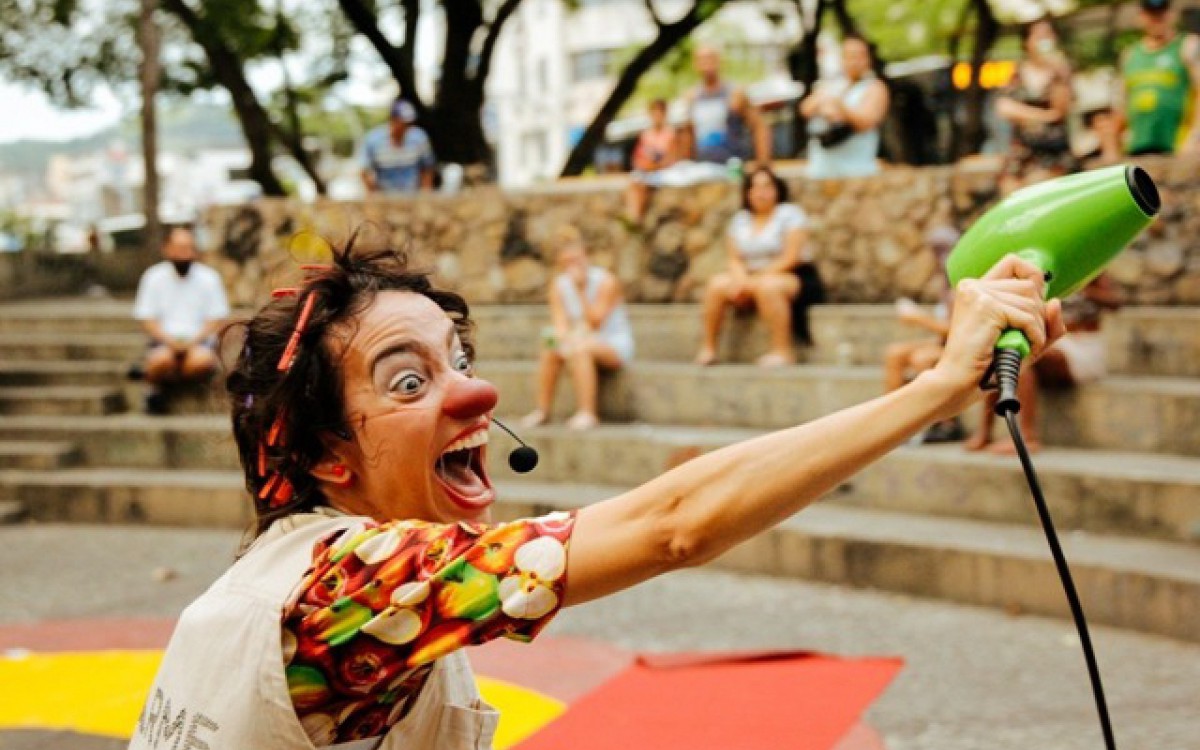 Martha Paiva, atriz e palha&ccedil;a