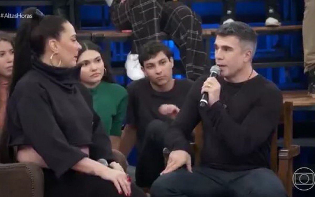 Claudia Raia e Jarbas Homem de Mello falam sobre gravidez em participação no 'Altas Horas' - Reprodução/TV Globo