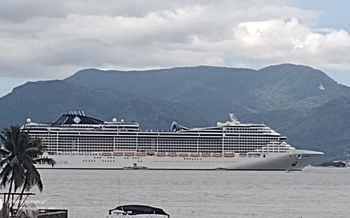 Primeiro Transatl&acirc;ntico da temporada Angra 2022/2023 aportou na cidade neste domingo,6.