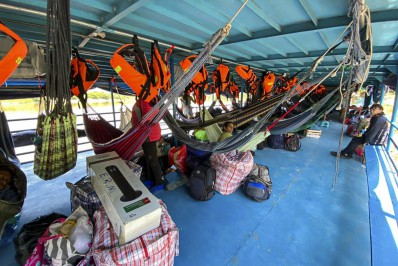 Indígenas retêm barco na Amazônia peruana após derramamento de petróleo