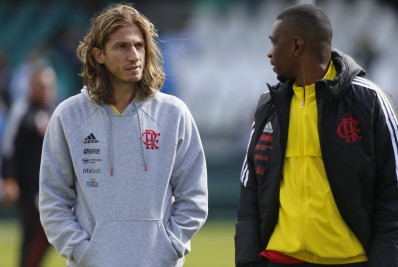 Flamengo encaminha renovação de contrato com Filipe Luís