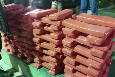 PRF apreende 100 kg de maconha em Campos dos Goytacazes