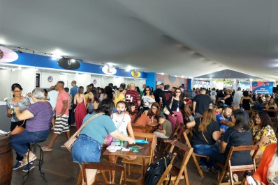 Turistas do 1º transatlântico da temporada Angra 2022/2023, prestigiam Circuito Gastronômico do Mar.