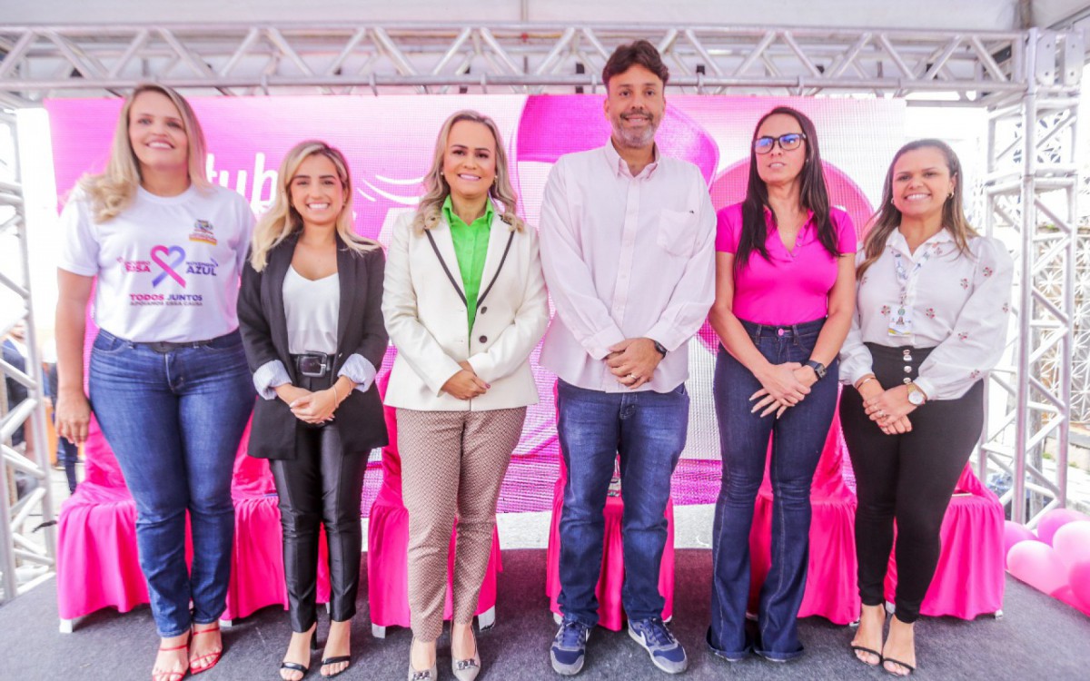 A secret&aacute;ria Brenda Carneiro, o secret&aacute;rio Christian Vieira e a deputada federal Daniela do Waguinho prestigiaram o encerramento do Outubro Rosa