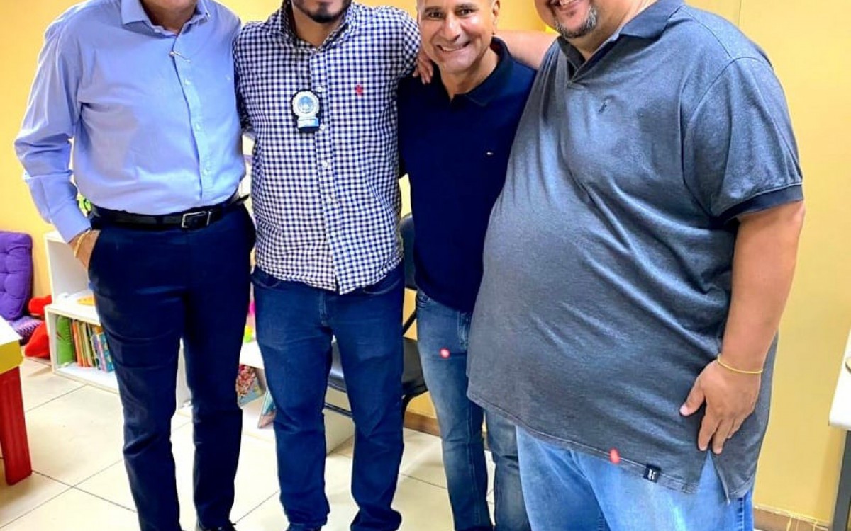 Carlos Andrade, Alexandre Ferraz, prefeito Waguinho e Davi Calado conversaram sobre a import&acirc;ncia da nova sala de oitivas