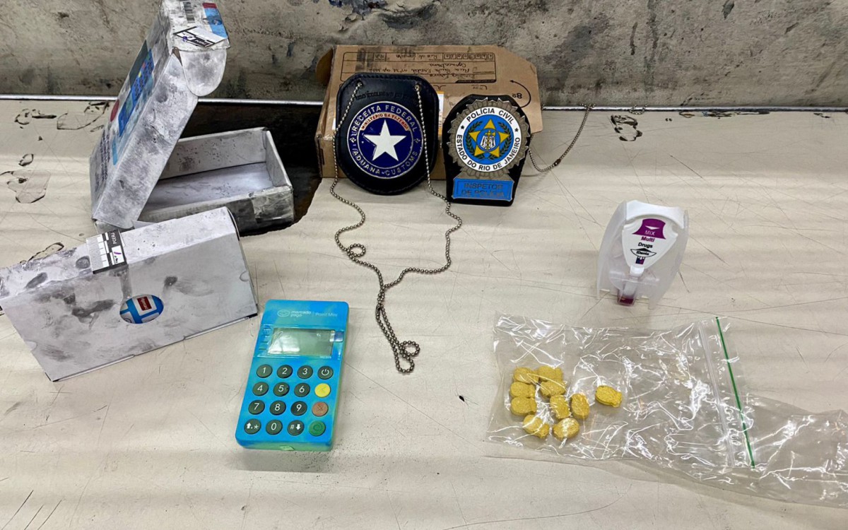 Operação apreendeu 10 comprimidos de ecstasy em encomenda no Centro dos Correios do Galeão - Divulgação