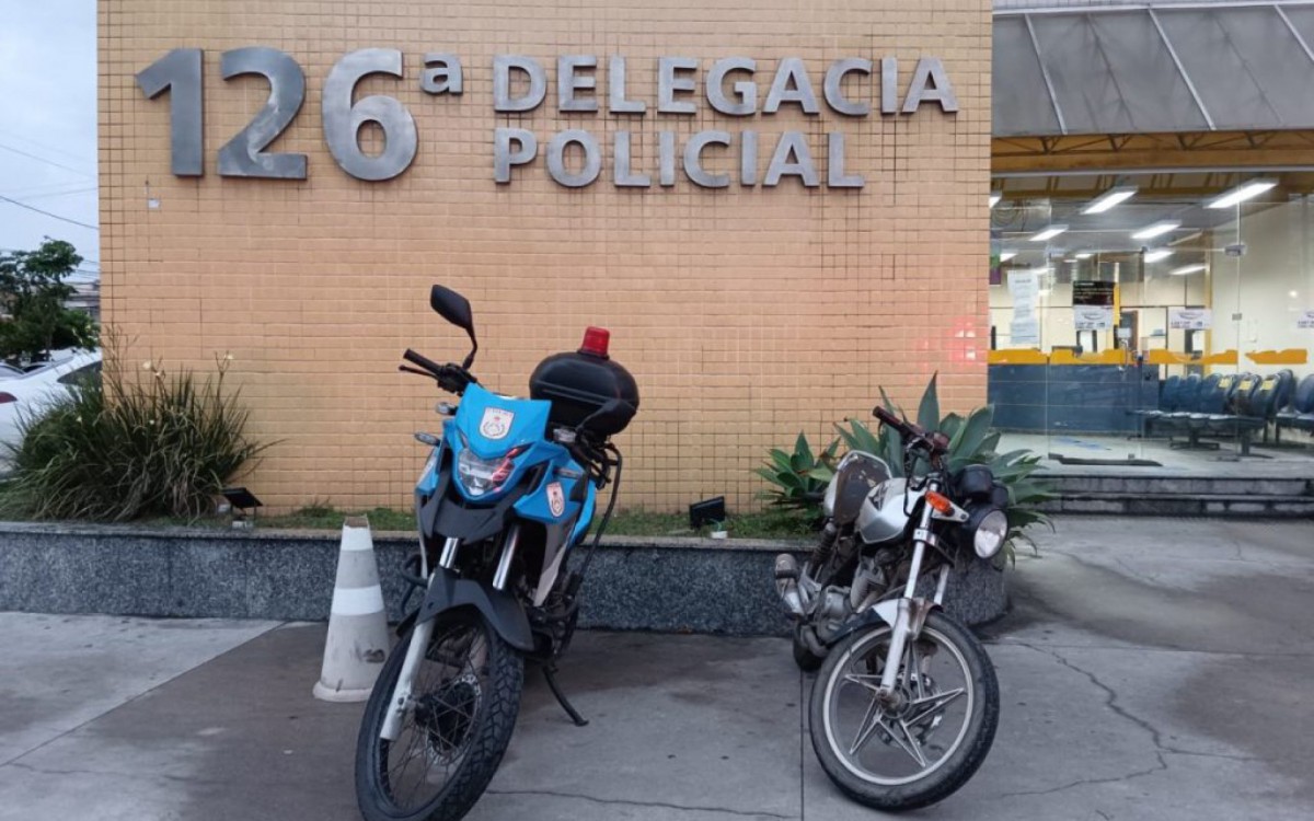 PM apreende duas motocicletas adulteradas em Cabo Frio - Letycia Rocha (RC24H)