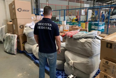 Receita apreende R$ 22 milhões em roupas íntimas piratas em transportadora de Del Castilho