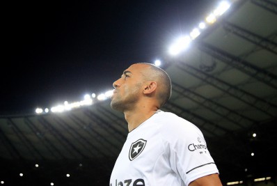 Marçal, do Botafogo, elogia Textor pela contratação de Luís Castro: 'Quando John tem um alvo, ele não desiste'