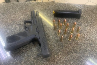 Comerciante aciona PM após encontrar arma em seu estabelecimento comercial