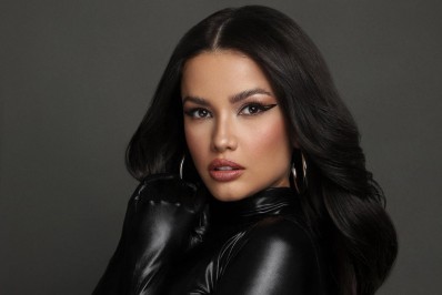 Juliette veste body cavado e leva fãs à loucura com ensaio sensual: 'Musa'