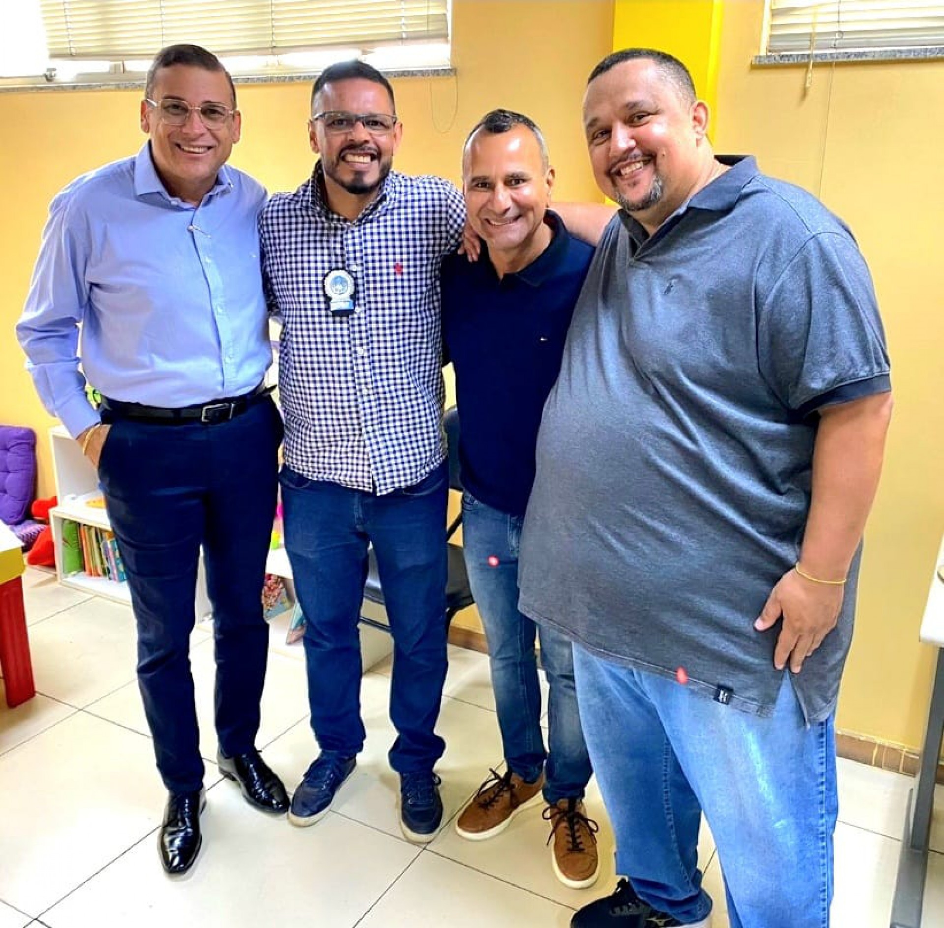 Carlos Andrade, Alexandre Ferraz, prefeito Waguinho e Davi Calado conversaram sobre a import&acirc;ncia da nova sala de oitivas - Rafael Barreto / PMBR