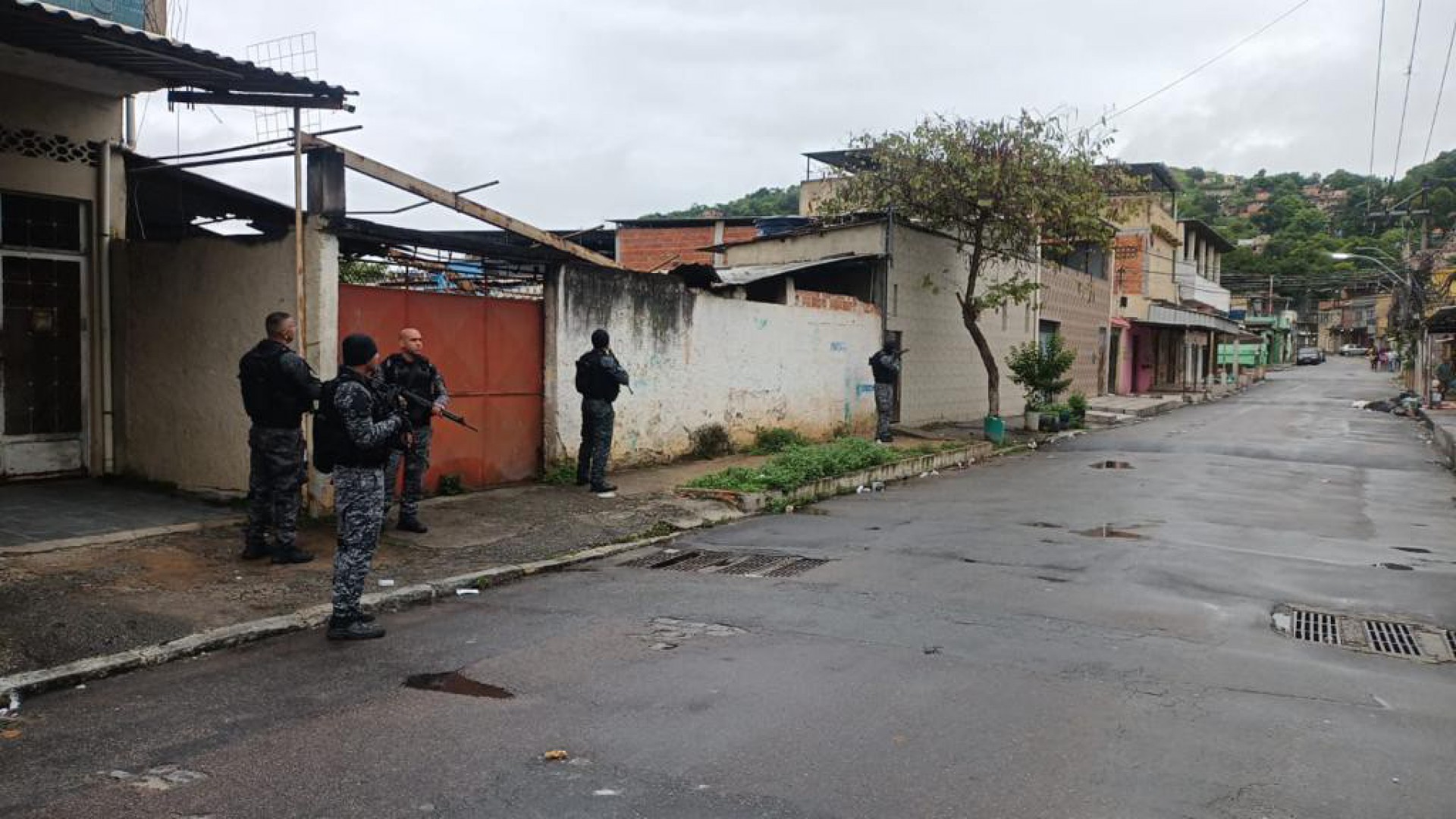 Polícia Militar atua no Complexo da Mangueirinha, em Duque de Caxias - Divulgação / Polícia Militar