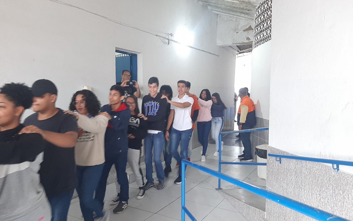 Simulado de preven&ccedil;&atilde;o a desastres nas escolas