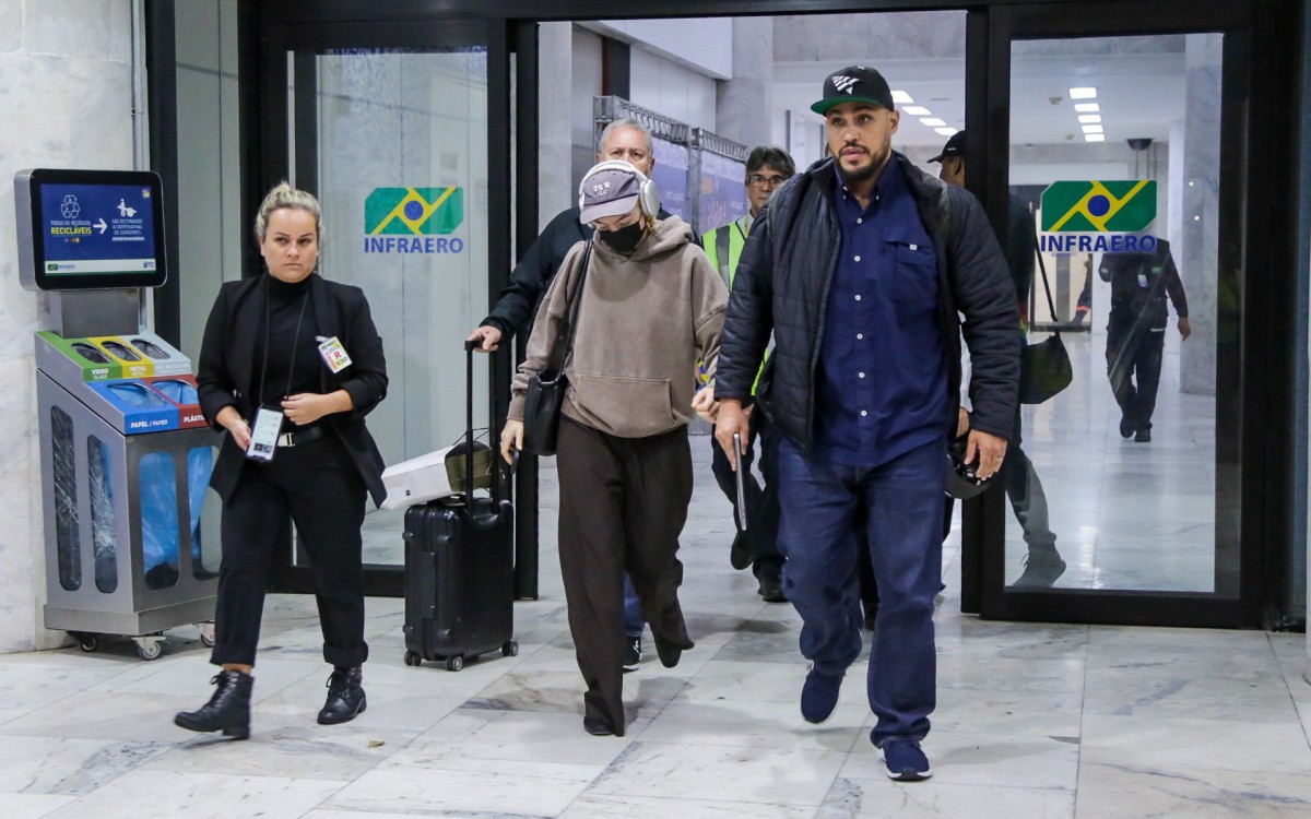 Cantora Lorde desembarca no Rio na tarde desta segunda-feira