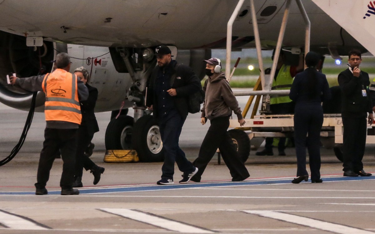 Cantora Lorde desembarca no Rio na tarde desta segunda-feira