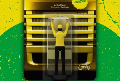 Loja lança brinquedo inspirado em bolsonarista que ficou pendurado em caminhão