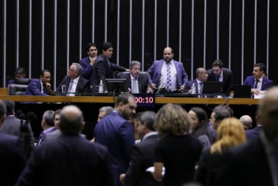 Projeto da Câmara propõe fim do diploma para engenheiro e outras 105 profissões