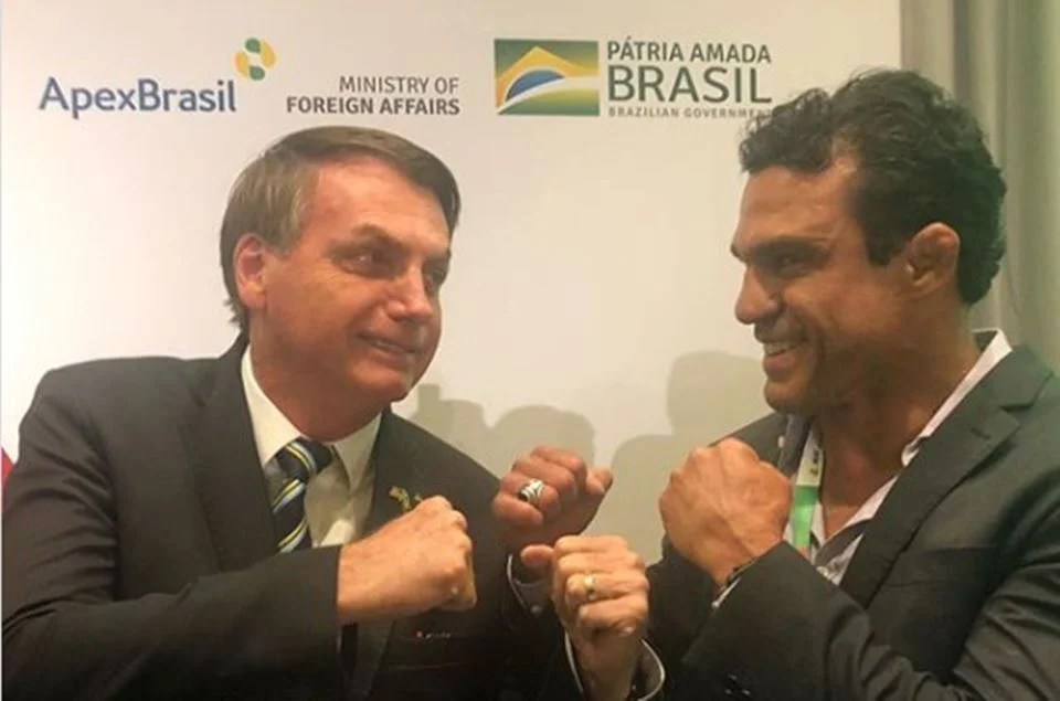 Vitor Belfort compartilha notícia falsa sobre eleições e cai em pegadinha