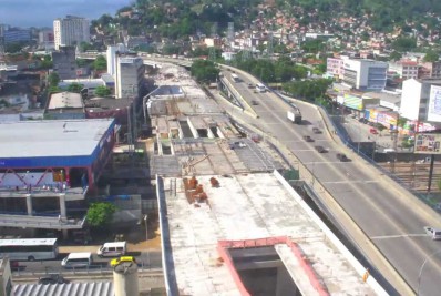 Intenso tiroteio é registrado em Madureira após roubo de veículo