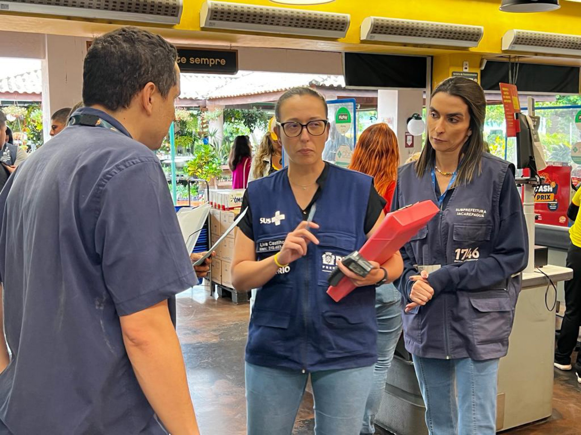 INVISA faz fiscaliza&ccedil;&atilde;o e interdita supermercado em Jacarepagu&aacute; - Divulga&ccedil;&atilde;o