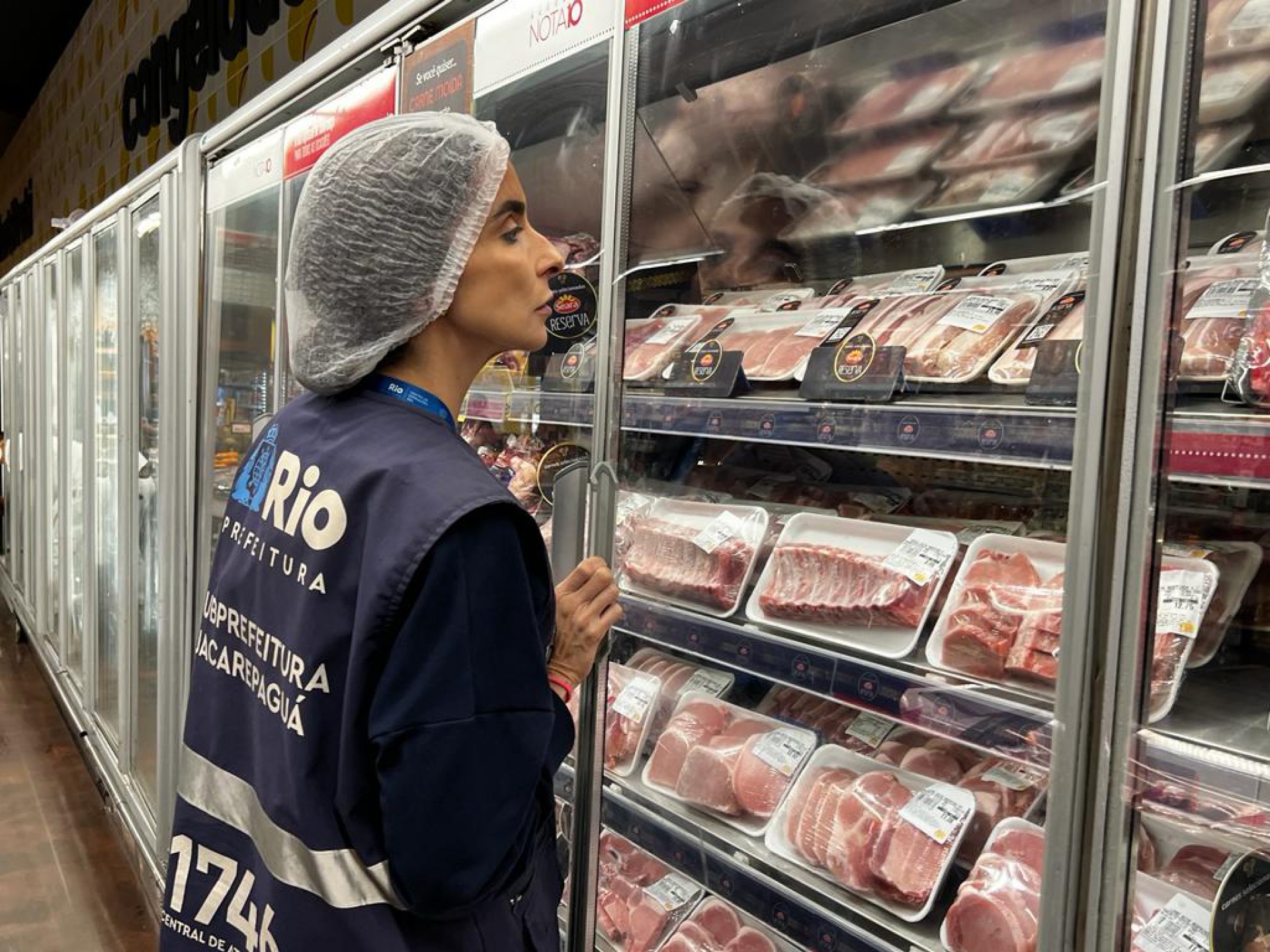 INVISA faz fiscaliza&ccedil;&atilde;o e interdita supermercado em Jacarepagu&aacute; - Divulga&ccedil;&atilde;o