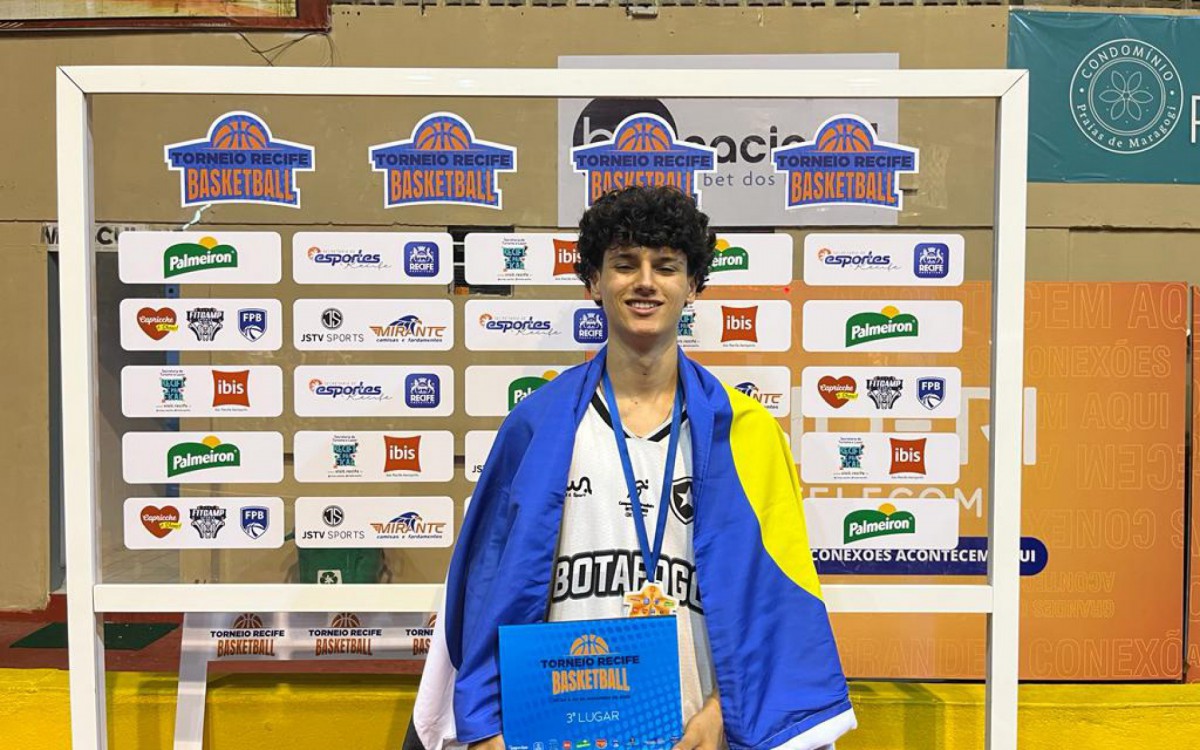 "A rotina como atleta acaba sendo puxada, pois tem que conciliar escola e treino, mas pra quem sempre sonhou com isso, faz valer a pena", disse o atleta