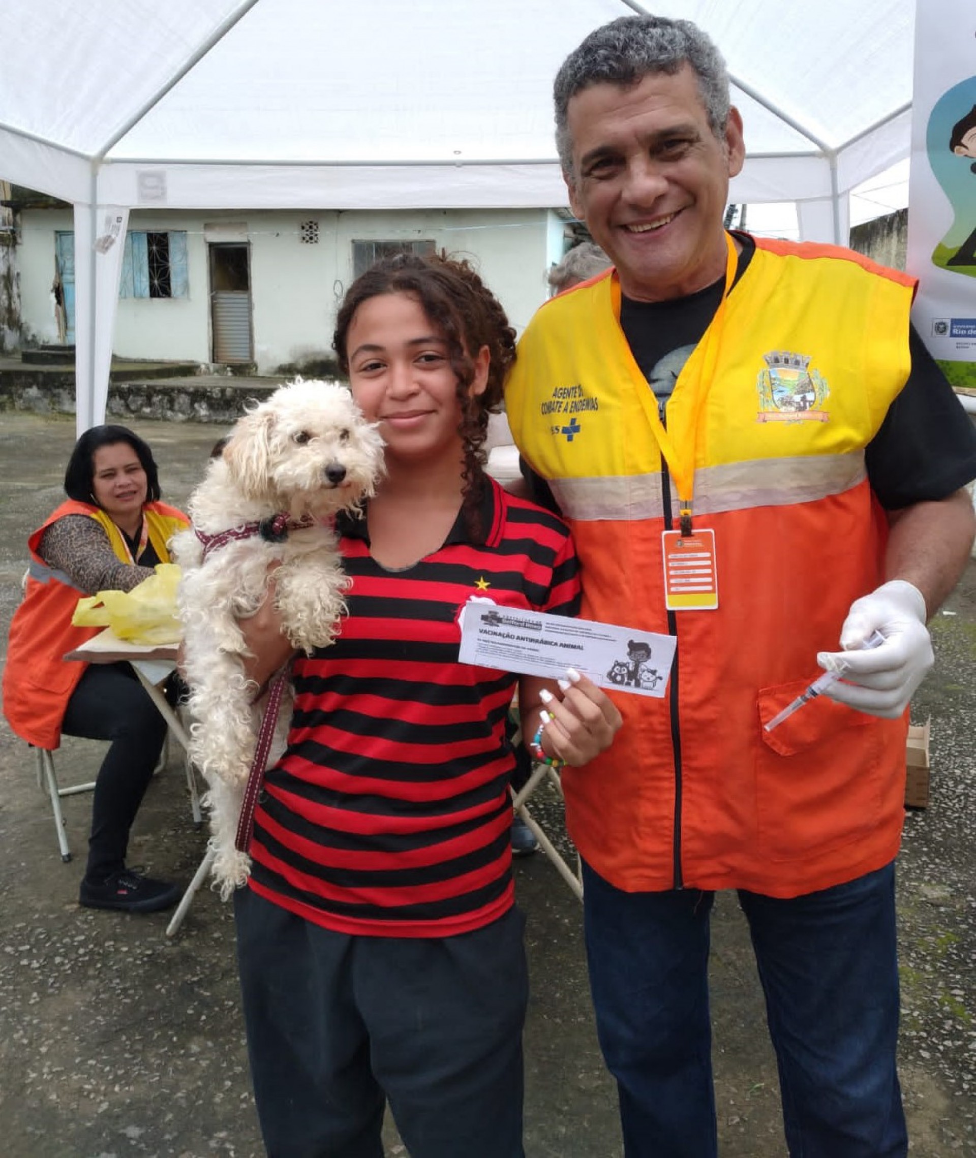 A campanha de vacinação antirrábica atinge diversos bairros de Belford Roxo - Divulgação