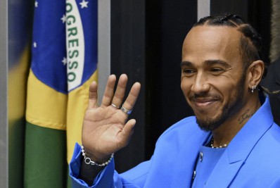 Heptacampeão, Hamilton envia recado para o Brasil: 'Voltando para casa'