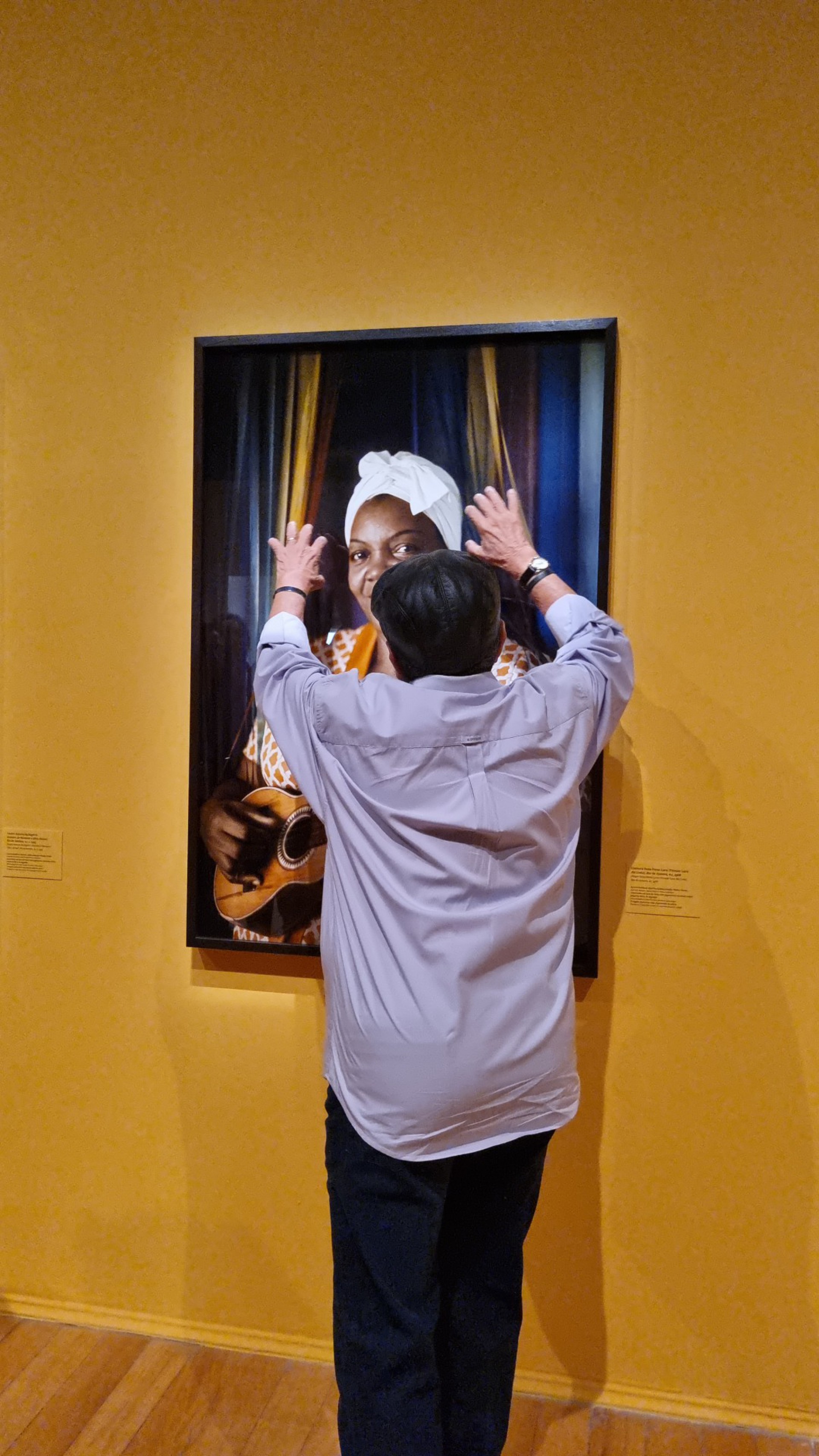 O fot&oacute;grafo Walter Firmo faz uma visita guiada &agrave; exposi&ccedil;&atilde;o 'Walter Firmo: no verbo do sil&ecirc;ncio a s&iacute;ntese do grito', no CCBB RJ. Walter fala sobre sua fotografia de Dona Ivone Lara