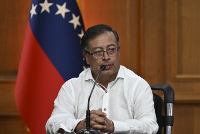 Gustavo Petro diz que ofensivas militares continuarão contra grupos armados