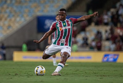 Fluminense deve usar dinheiro da venda de atacante para ter 100% dos direitos de John Arias