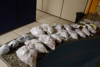 PM apreende mochila com crack na Gamboa