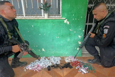 PM prende quatro traficantes após denúncias de construção de guarita em São Gonçalo