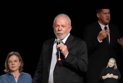 Dólar dispara e fecha perto de R$ 5,40 com temor fiscal após fala de Lula