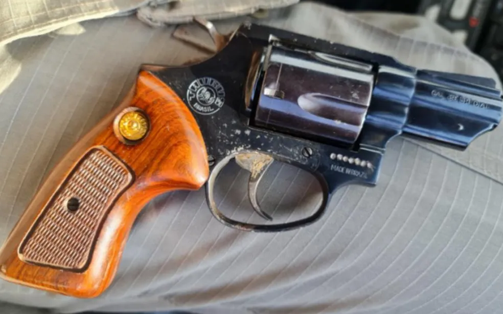 Arma utilizada no crme foi apreendida pela polícia - Divulgação/Polícia Militar