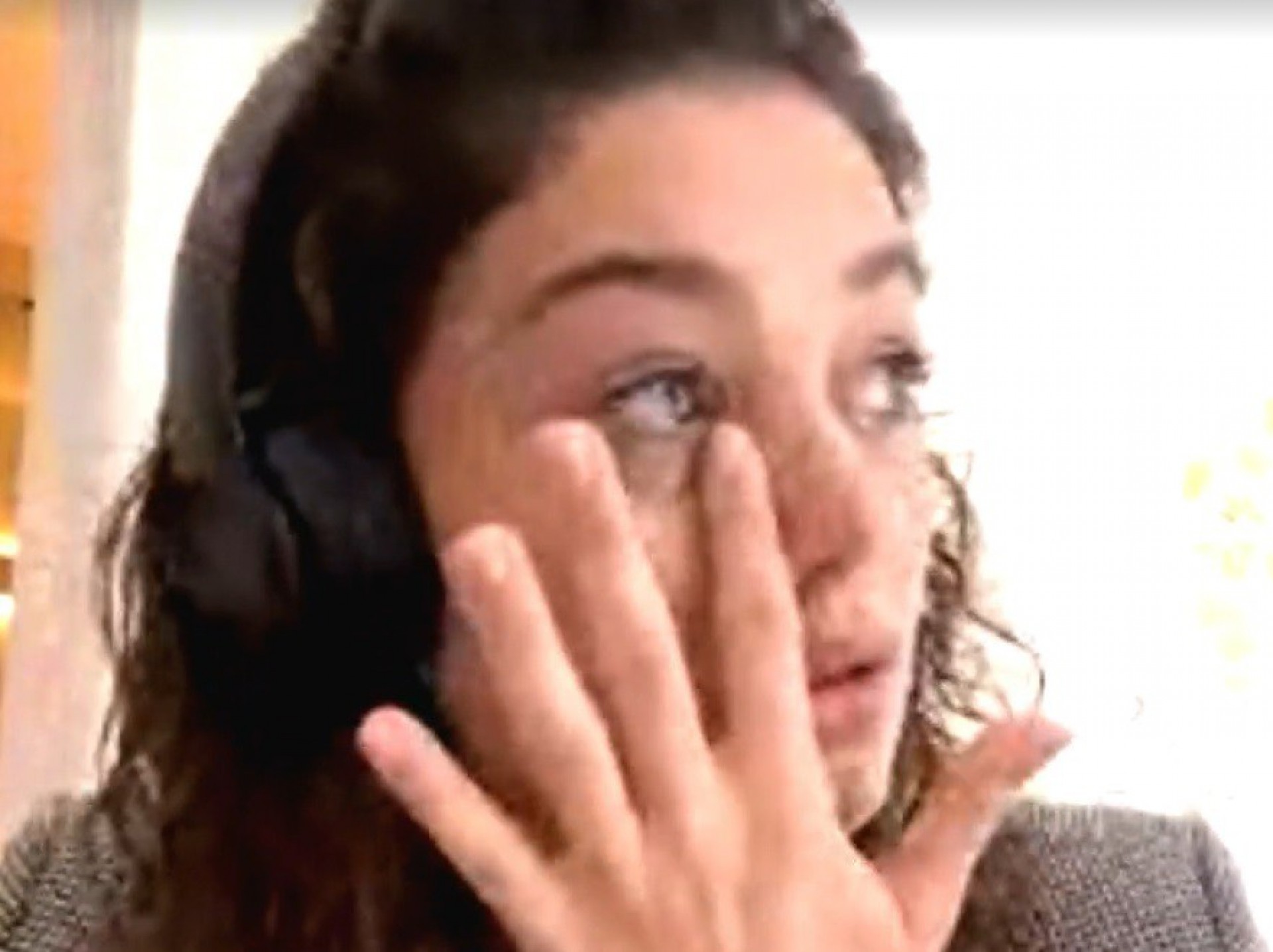 Sophie Charlotte chora morte de Gal Costa no 'Encontro' - Reprodução de vídeo / TV Globo