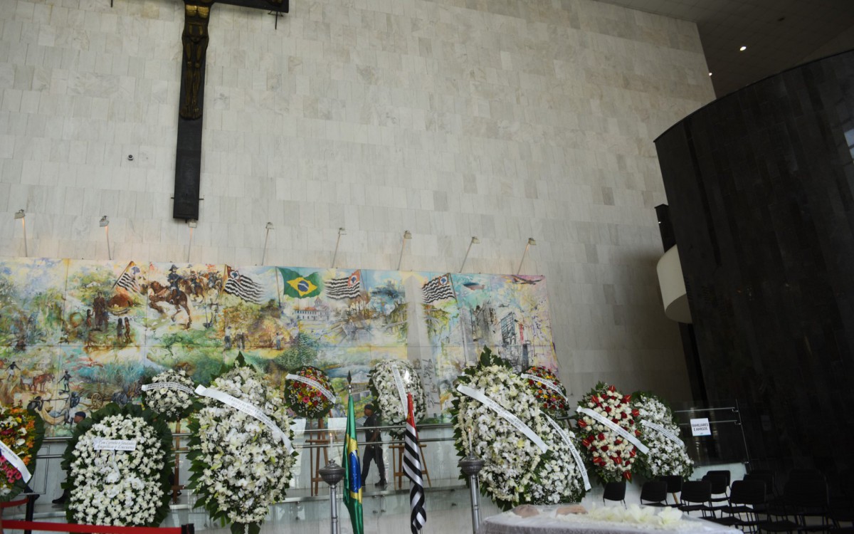 Corpo da cantora Gal Costa &eacute; velado na Alesp, nesta sexta-feira