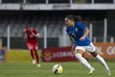 Seleção feminina perde para o Canadá em amistoso
