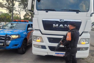 Polícia Militar impede roubo a caminhão frigorífico na Penha