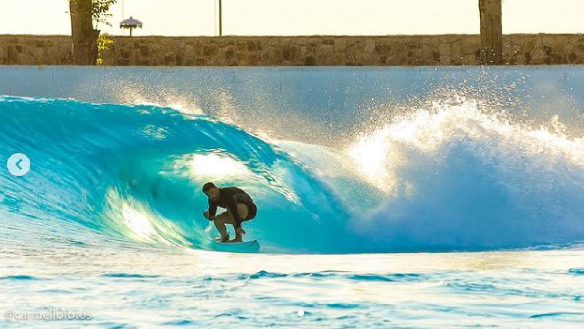 Cauã Reymond e Ítalo Ferreira surfam juntos em praia artificial - Reprodução Internet