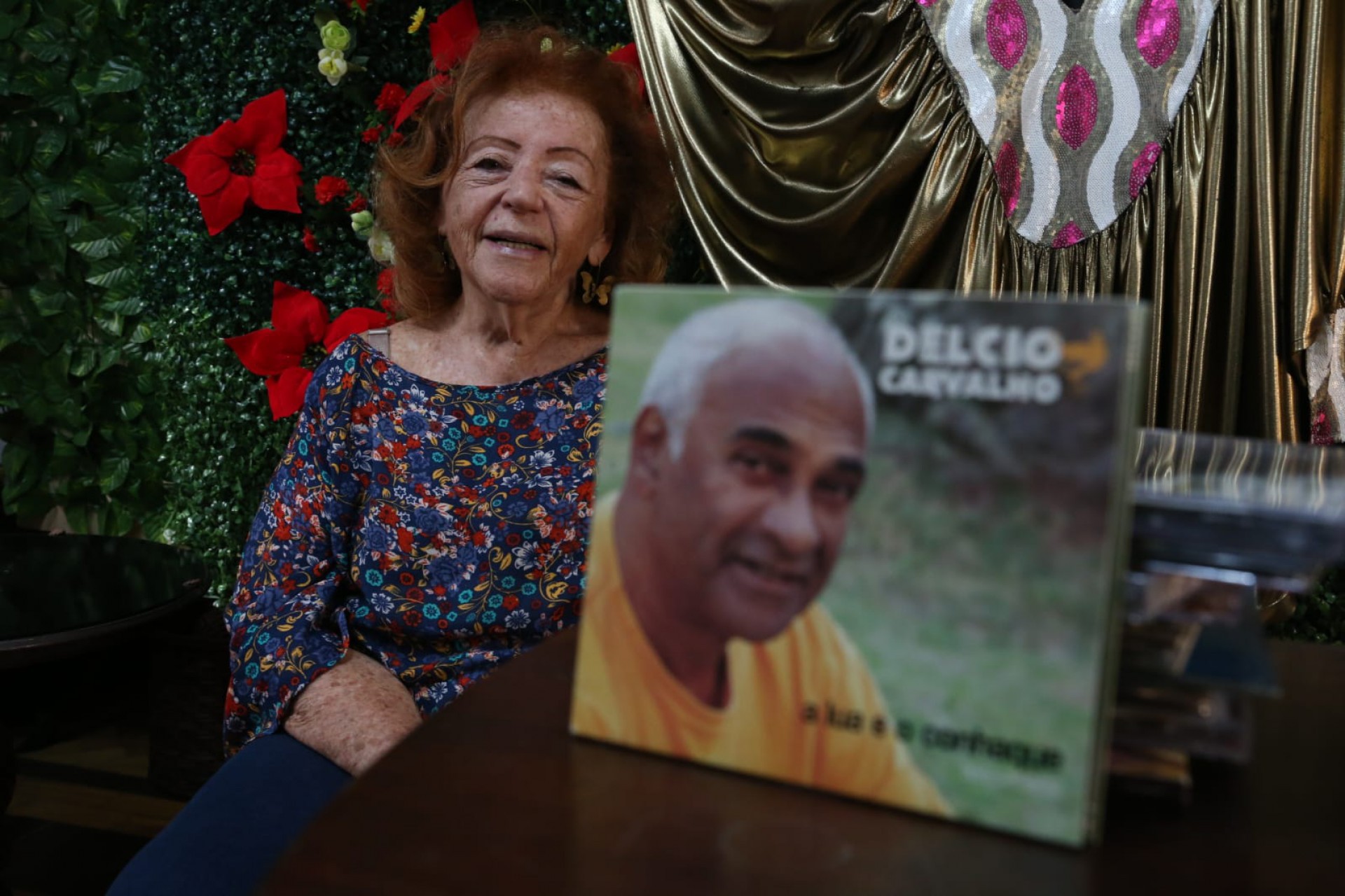 Bertha criou um canal no Youtube para divulgar as canções de Délcio e suas apresentações - Cléber Mendes / Agência O DIA