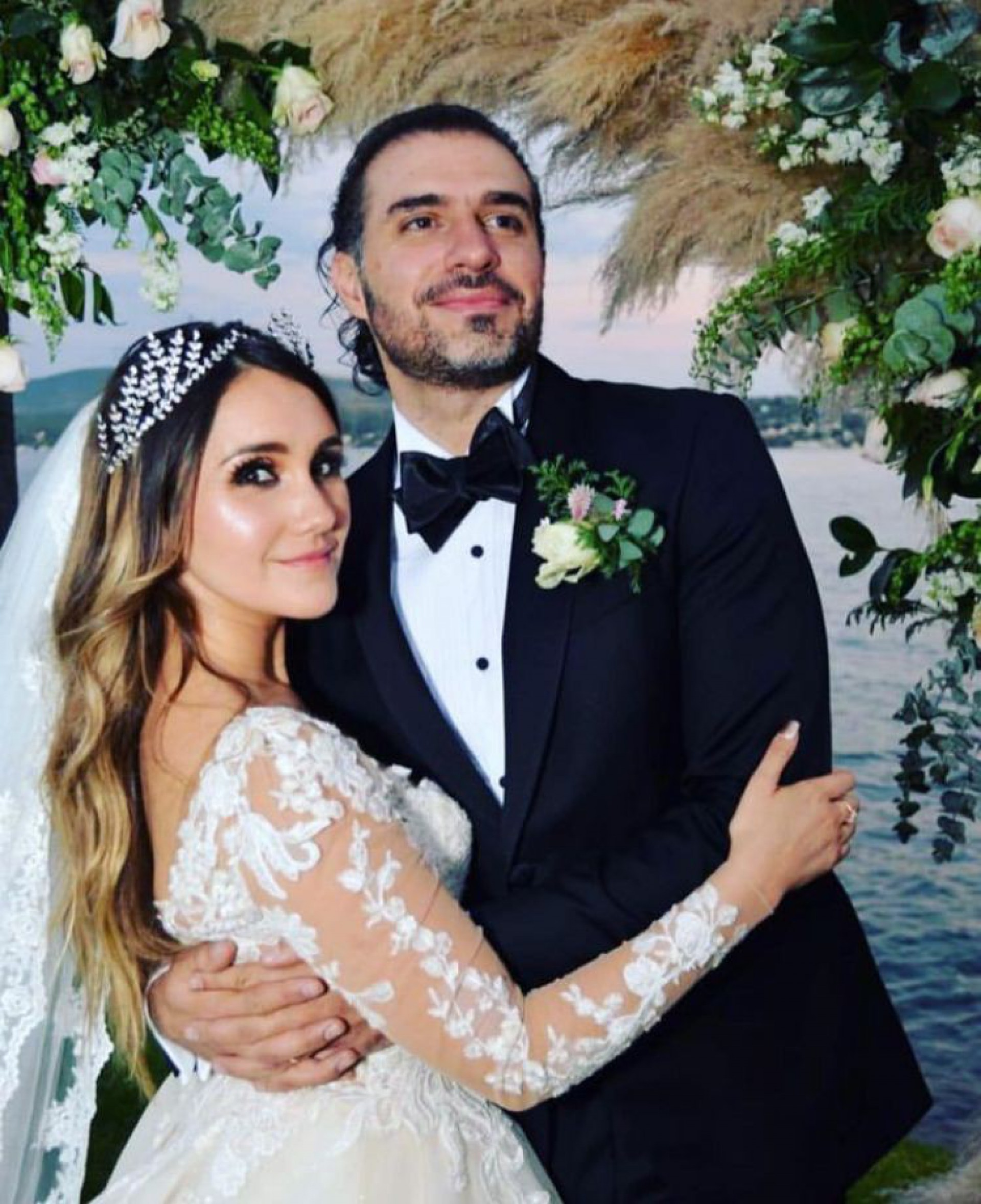 Dulce María comemora aniversário de casamento com Paco Álvarez nas redes sociais - Reprodução / Instagram