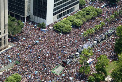 Rio terá 445 blocos desfilando no carnaval de rua deste ano; confira a lista dos cortejos