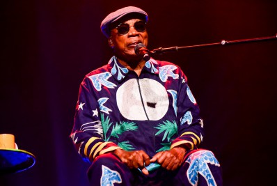 Milton Nascimento agradece carinho recebido após último show da carreira