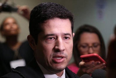 Flordelis e outros réus não respondem perguntas da acusação