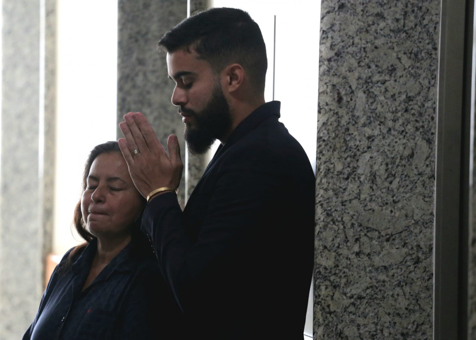 Allan Soares, namorado de Flordelis, também presta apoio - Cleber Mendes / Agência O Dia