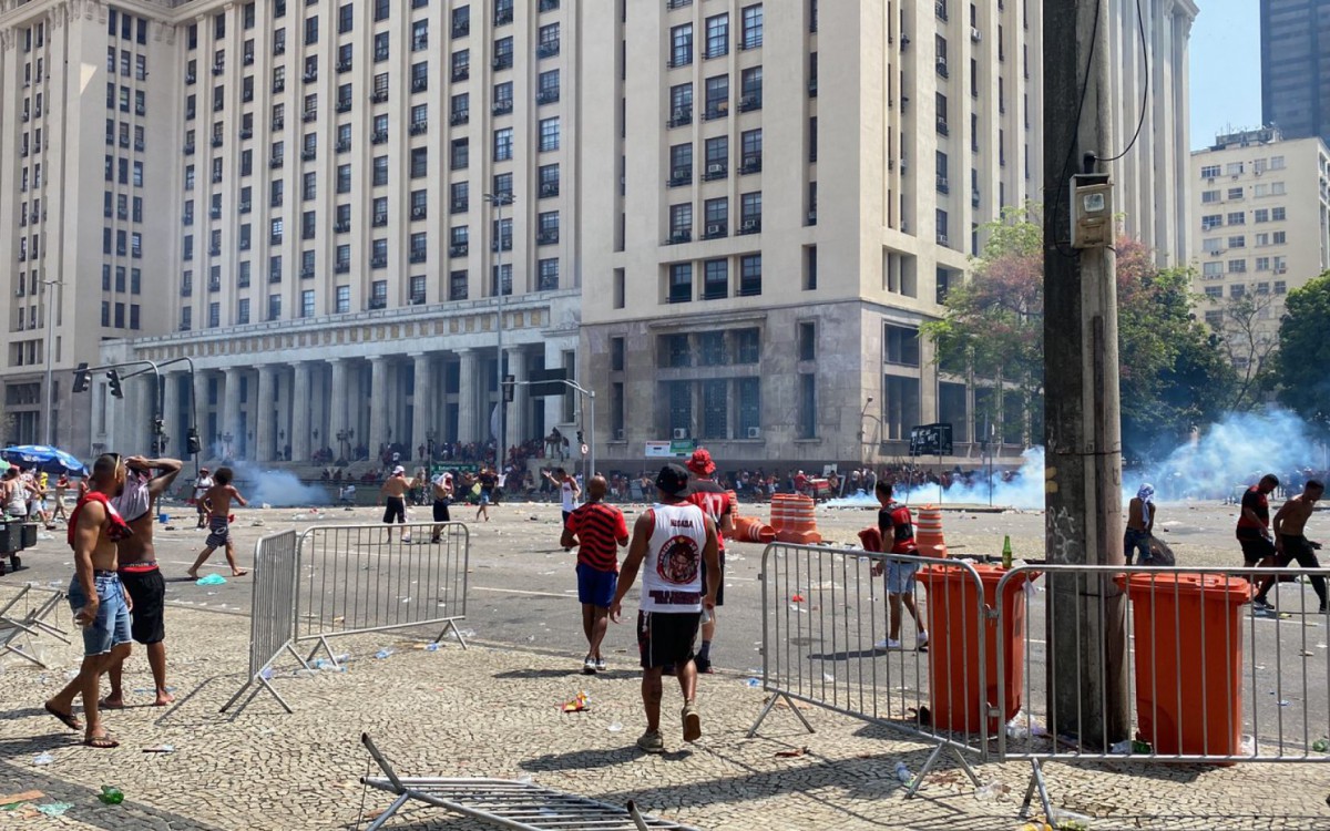 Confus&atilde;o marcou fim de festa do Flamengo