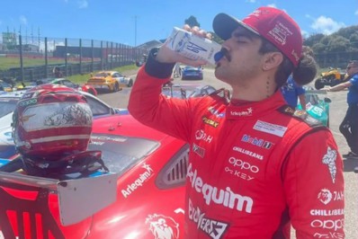 Caio Castro sofre acidente durante corrida em Interlagos; veja o vídeo